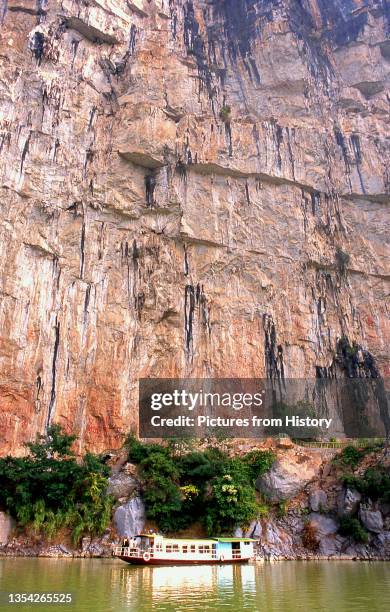 The Huashan Cliff Paintings are located along the Zuo River in Guangxi Province and are believed to be around 2000 years old. There are 60 paintings...