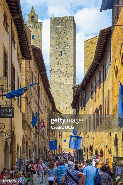 San Gimignano, Siena Province, Tuscany, Italy. Typical street scene. The historic center of San Gimignano is a UNESCO World Heritage Site.