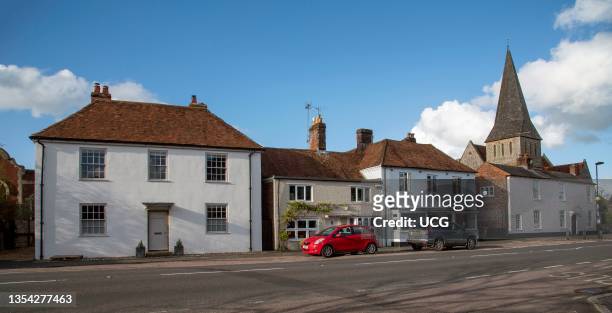 Stockbridge, Hampshire, England, UK, Stockbridge main street with colorful buildings where drovers drove their sheep and cattle. One of the smallest...