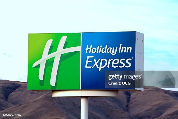 Holiday Inn Sign In Holiday Inn Sign Photos and Premium High Res Pictures - Getty Images