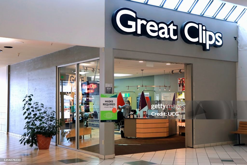 Entrance to Great Clips hair salon in indoor mall showing logo, Idaho. News Photo - Getty Images Entrance to Great Clips hair salon in indoor mall showing logo, Idaho. News Photo - Getty Images