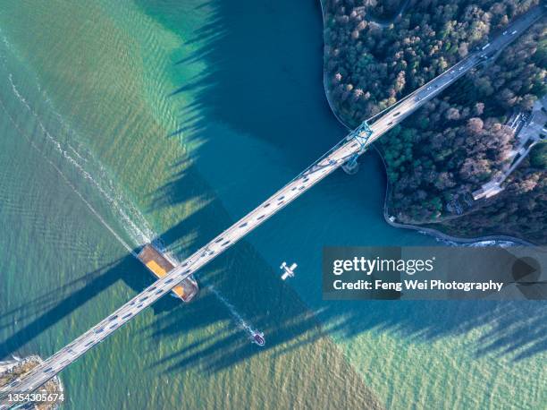 lions gate bridge, vancouver, british columbia, canada - vancouver canada stockfoto's en -beelden