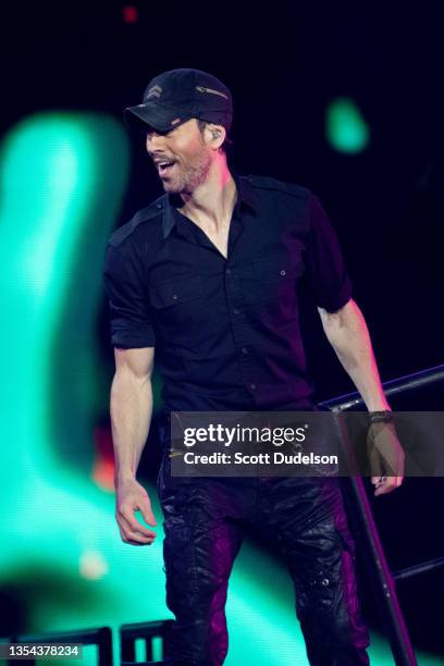 Singer Enrique Iglesias performs onstage at Staples Center on November 19, 2021 in Los Angeles, California.