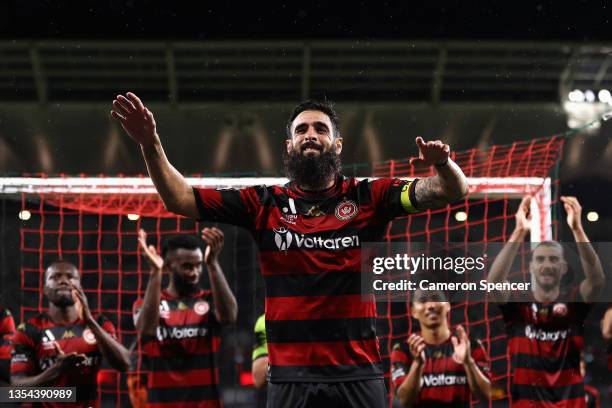 Rhys Williams of the Wanderers and team mates thank fans following the A-League match between Western Sydney Wanderers and Sydney FC at CommBank...