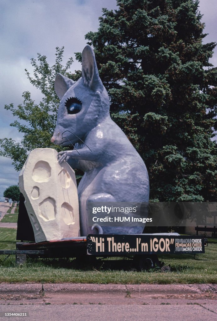 2000s America - Fennimore Cheese Shop, Igor the Mouse statue, Route ...