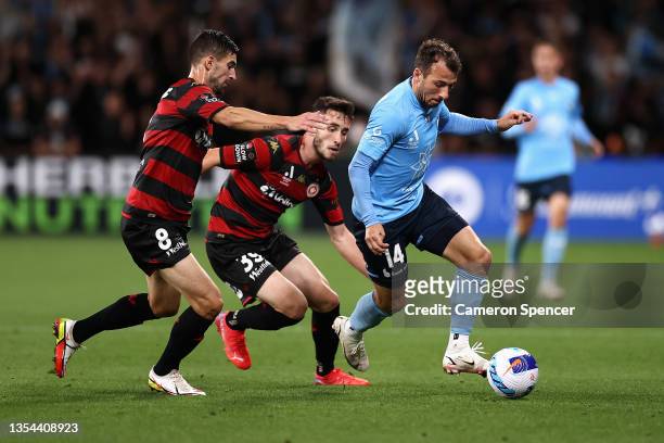 Adam Le Fondre of Sydney FC makes a break during the A-League match between Western Sydney Wanderers and Sydney FC at CommBank Stadium, on November...