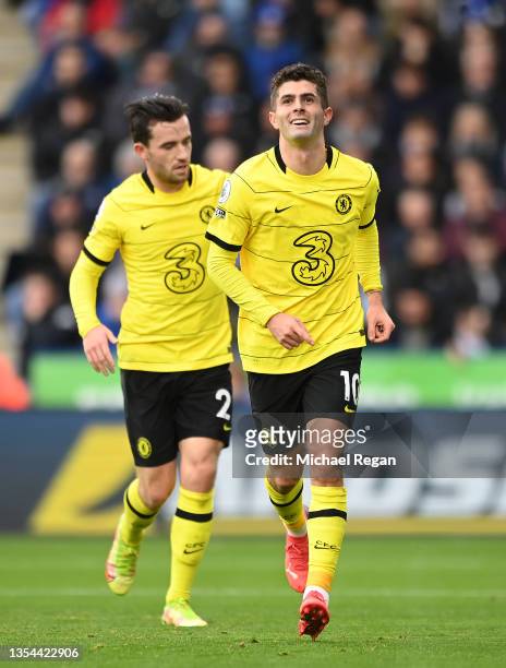 Christian Pulisic of Chelsea celebrates after scoring their team's third goal during the Premier League match between Leicester City and Chelsea at...