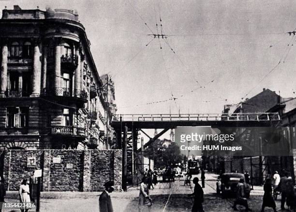 Warsaw Ghetto. Footbridge over Ch?odna Street viewed to the east ca. 1942.