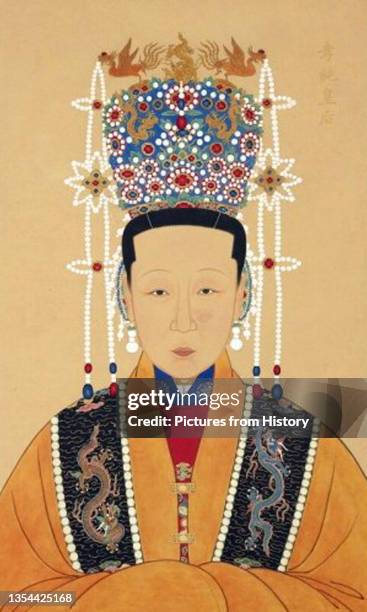 Empress Dowager Xiaochun, consort of the 15th Ming Emperor Taichang , mother of 17th Ming Emperor Chongzhen .