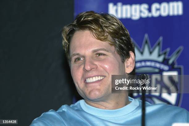 Sacramento Kings owner Joe Maloof smiles during a press conference for Keon Clark on August 14, 2002 at Arco Arena in Sacramento, California. NOTE TO...