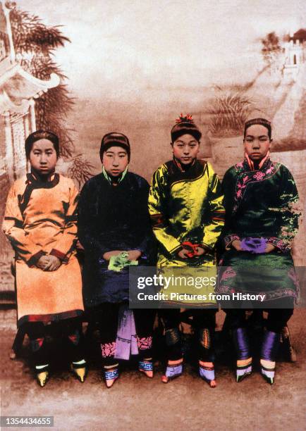 Prostitutes were divided into four grades during the declining years of the Qing Dynasty. The first grade were not only attractive but also...