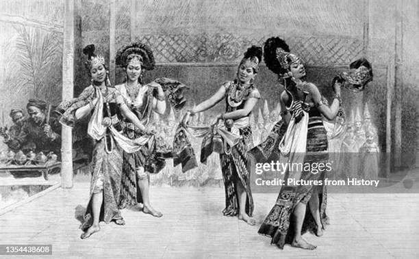 East Java Danse Javanese Dance Photos and Premium High Res Pictures - Getty Images