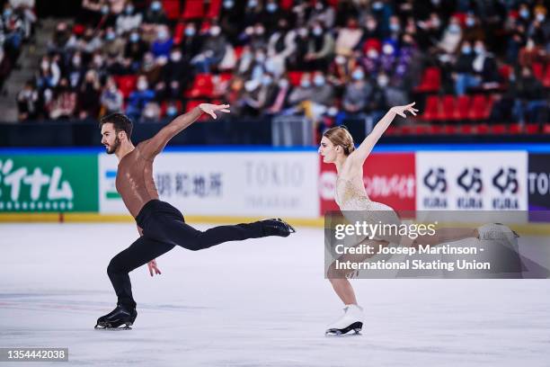 Gabriella Papadakis and Guillaume Cizeron of France compete in the Ice Dance Free Dance during the ISU Grand Prix of Figure Skating - Internationaux...