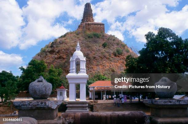 Walagamba 12 Abhayagiri Dagaba Stock Photos, High-Res Pictures, and Images ...