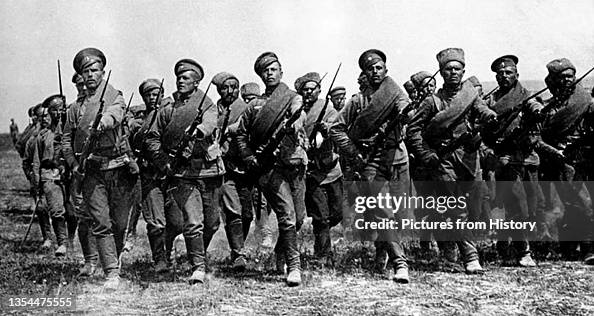 WW1 Canada photo postcard, army bayonet fighting - Hamilton Ontario WW1 Canada photo postcard, army bayonet fighting - Hamilton Ontario