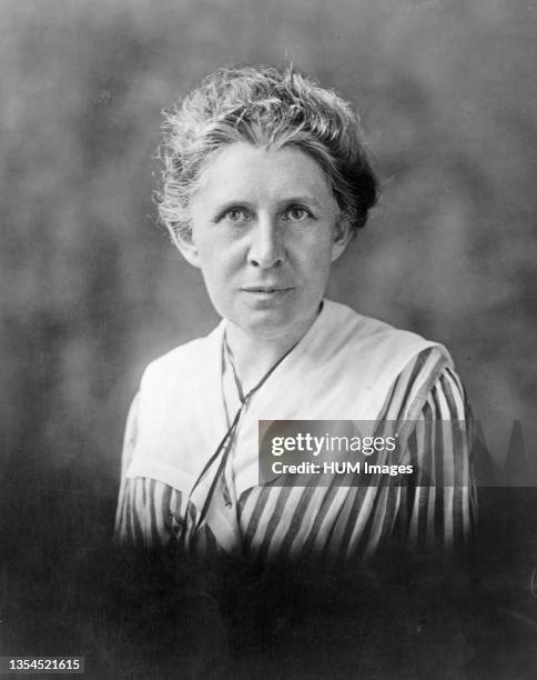 Ida Tarbell, half-length portrait, facing front ca. 1910.