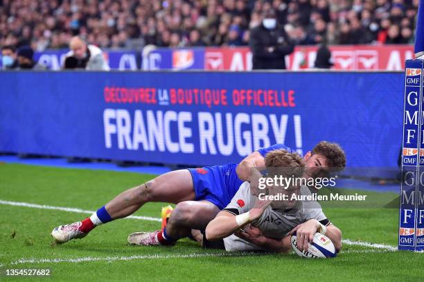 Jordie Barrett of New Zealand scores a try during the Autumn Nations Series match between France and New Zealand on November 20, 2021 in Paris,...