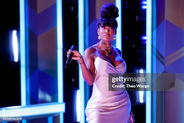 Summer Walker performs onstage during the 2021 Soul Train Awards at The Apollo Theater on November 20, 2021 in New York City.