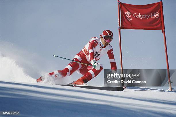 Tetsuya Okabe of Japan in action during the Men's Giant Slalom event on 25th February 1988 during the XV Olympic Winter Games in Nakiska, Alberta,...