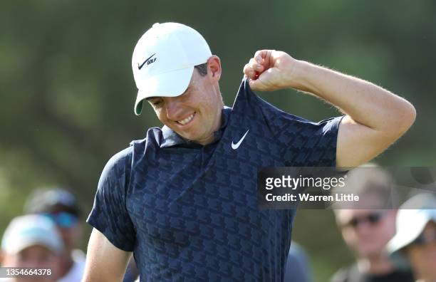 Rory McIlroy of Northern Ireland reacts on the 15th green during the final round of the DP World Tour Championship at Jumeirah Golf Estates on...