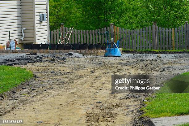 demolished residential driveway - shoveling driveway stock pictures, royalty-free photos & images