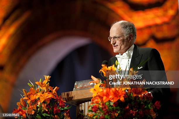 Professor Thomas Sargent of the US delivers a speech at the Nobel banquet in the Stockholm City Hall, on December 10, 2011. AFP PHOTO/ JONATHAN...