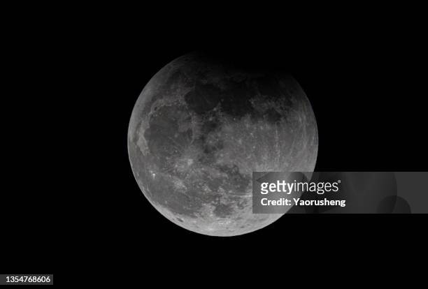 lunar eclipse on nov 19,2021 - eclipse lunar stock pictures, royalty-free photos & images