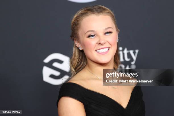 JoJo Siwa attends the 2021 American Music Awards at Microsoft Theater on November 21, 2021 in Los Angeles, California.