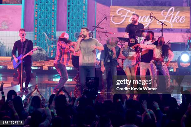 Walker Hayes performs onstage during the 2021 American Music Awards at Microsoft Theater on November 21, 2021 in Los Angeles, California.