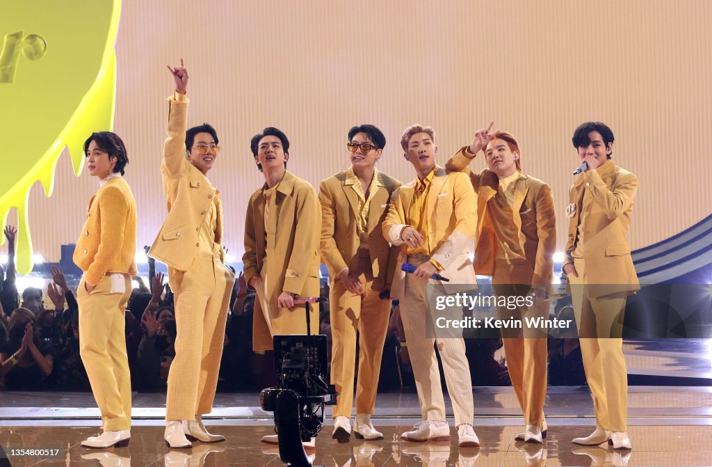 2021 American Music Awards - Fixed Show
