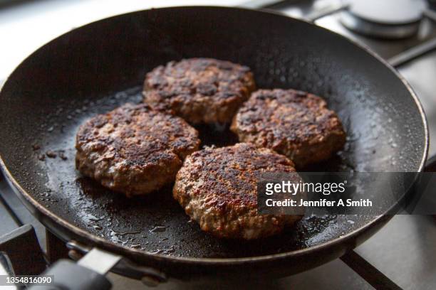 hamburgers - hamburger photos et images de collection
