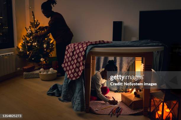 weihnachtswunschliste erstellen - list of fairy tale characters stock-fotos und bilder