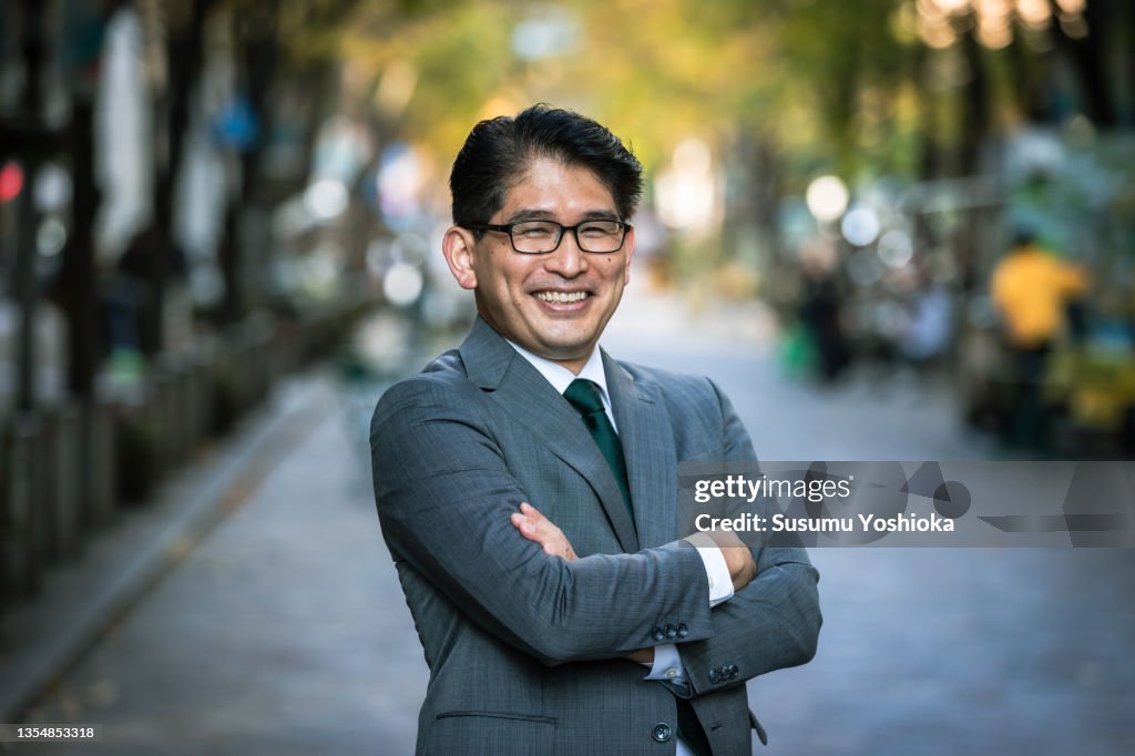Businessmen meeting and working in a big city.