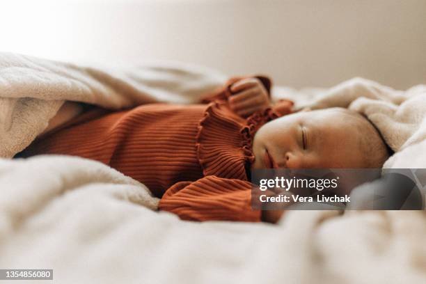new born baby girl - flickbaby bildbanksfoton och bilder