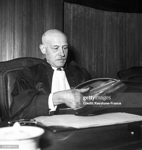 Le président Henri Durkheim procès de Viktor Kravchenko contre le journal 'Les Lettres françaises', le 21 février 1949, à Paris.