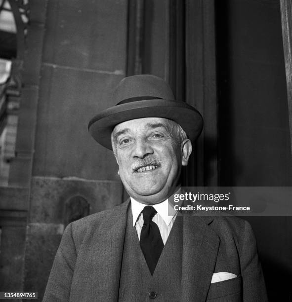 Arrivée de Henri Queuille au palais de l'Elysée lors des consultation pour la formation du nouveau gouvernement, le 26 juin 1950.