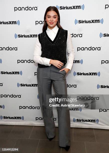 Actress and singer Hailee Steinfeld visits the SiriusXM Studios on November 22, 2021 in New York City.
