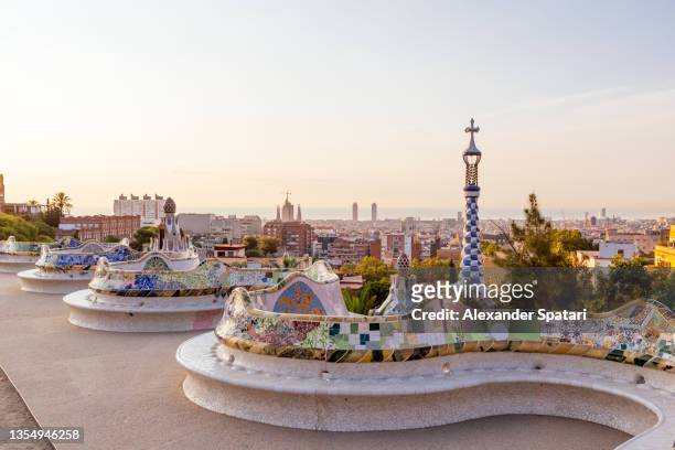 barcelona skyline at sunrise, catalonia, spain - barcelona spanien stock-fotos und bilder