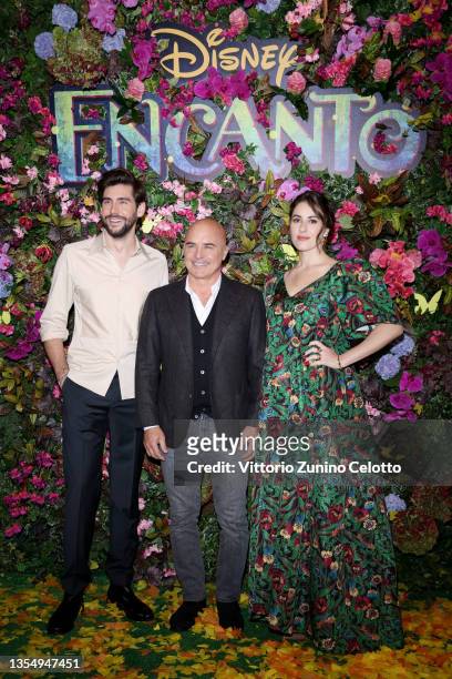 Alvaro Soler, Luca Zingaretti and Diana Del Bufalo attend the "Encanto" Premiere at The Space Cinema Odeon on November 22, 2021 in Milan, Italy.