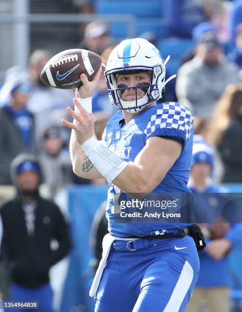 Will Levis of the Kentucky Wildcats throws a pass against the New Mexico State Aggies at Kroger Field on November 20, 2021 in Lexington, Kentucky.