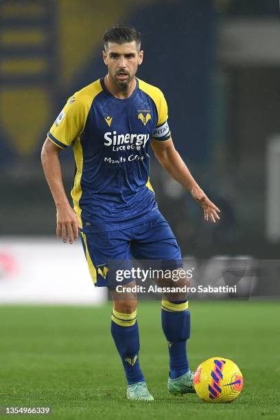 Miguel Veloso of Hellas Verona in action during the Serie A match between Hellas and Empoli FC at Stadio Marcantonio Bentegodi on November 22, 2021...