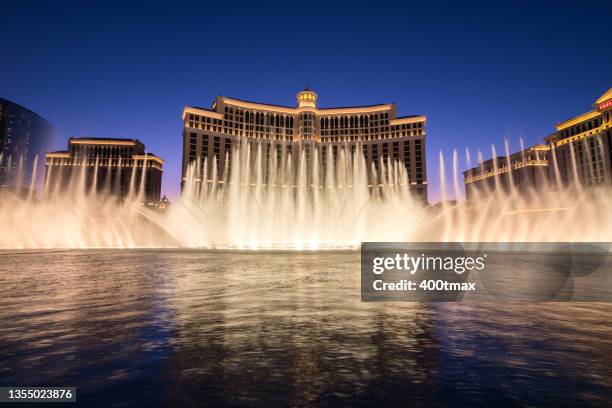 vegas strip - bellagio stock pictures, royalty-free photos & images