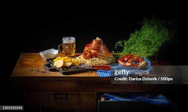close-up of food on table against black background - soße 個照片及圖片檔