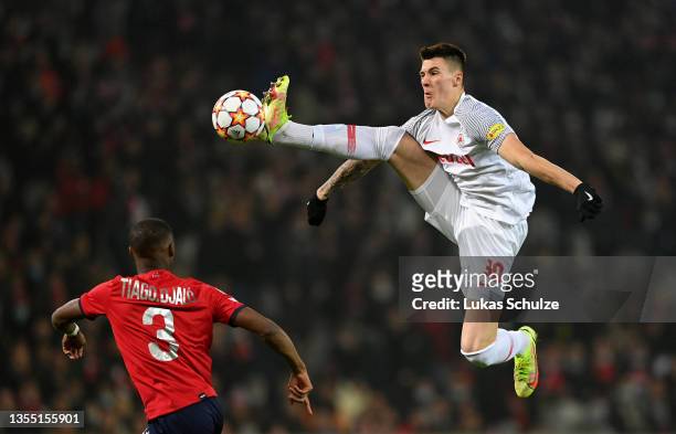Benjamin Sesko of FC Salzburg controls the ball during the UEFA Champions League group G match between Lille OSC and RB Salzburg at Stade...
