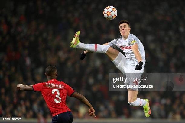 Benjamin Sesko of FC Salzburg controls the ball during the UEFA Champions League group G match between Lille OSC and RB Salzburg at Stade...