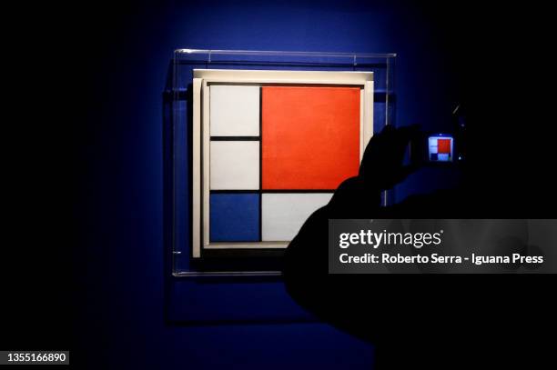 Complex Modrian Art 360 Piet Mondrian Photos Stock Photos, High-Res Pictures, and Images ...