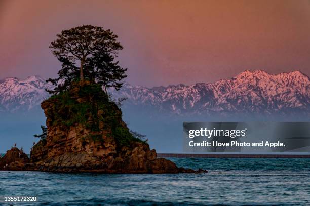 evening view of amaharashi coast - toyama prefecture 個照片及圖片檔