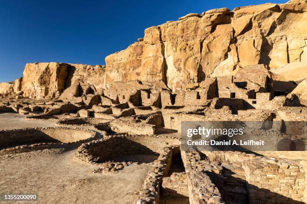 pueblo bonito at chaco culture national historical park - anasazi culture 個照片及圖片檔