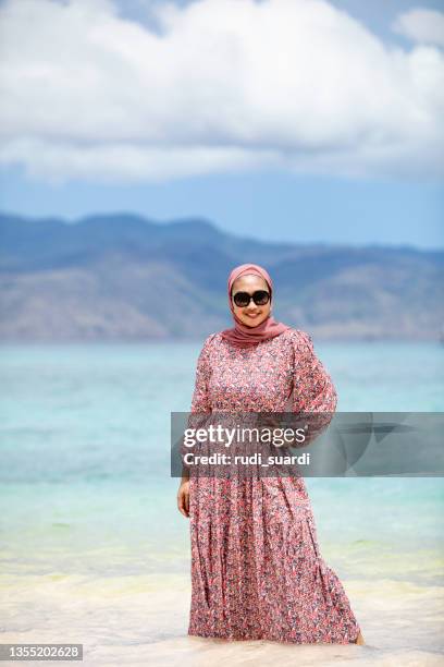 10,307 Muslim Dress Stock Photos, High-Res Pictures, and Images - Getty Images | Hijab, Muslim woman, Arab woman 10,307 Muslim Dress Stock Photos, High-Res Pictures, and Images - Getty Images | Hijab, Muslim woman, Arab woman