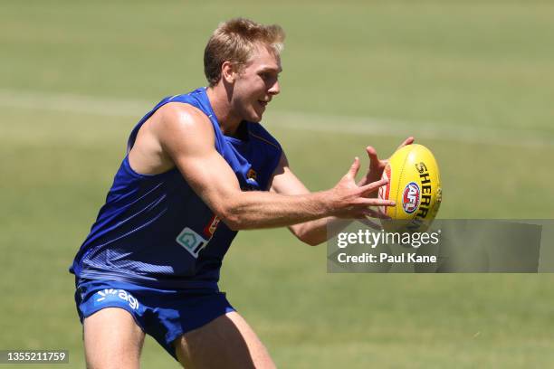 Oscar Allen in action during a West Coast Eagles AFL training session at Mineral Resources Park on November 24, 2021 in Perth, Australia.